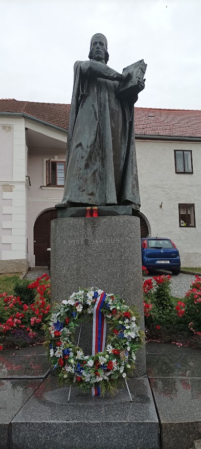 Socha Mistra Jana Husa v Husinci
