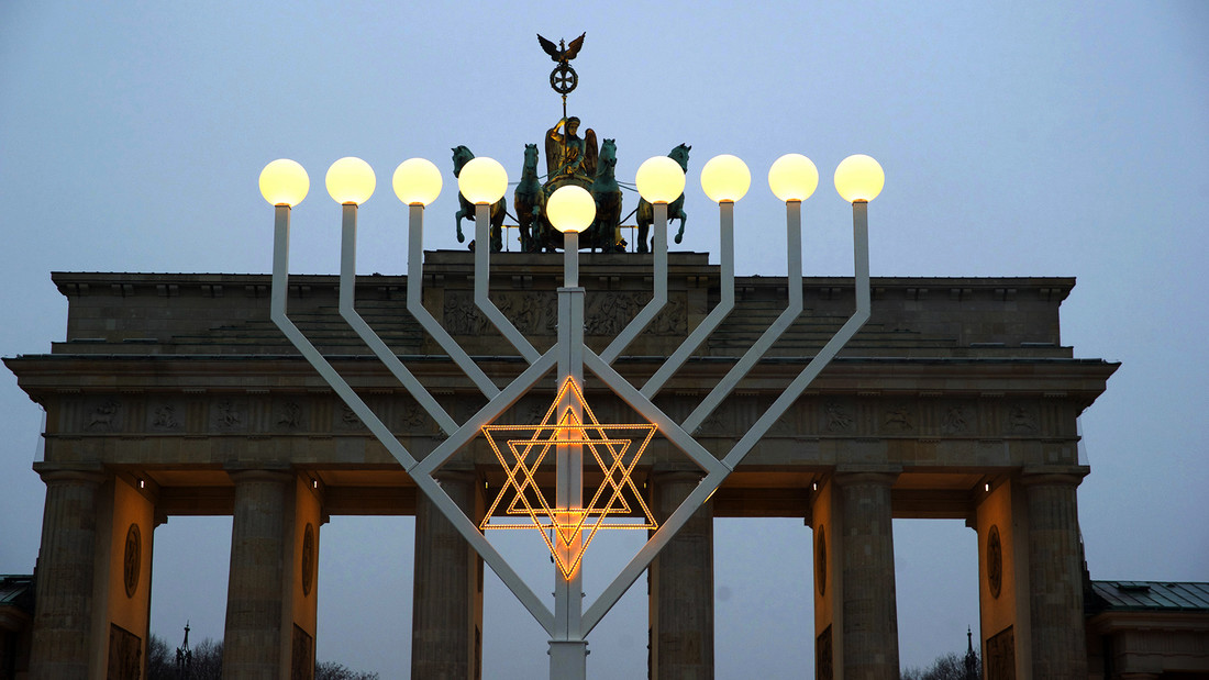 Berlin před Bundestagem...